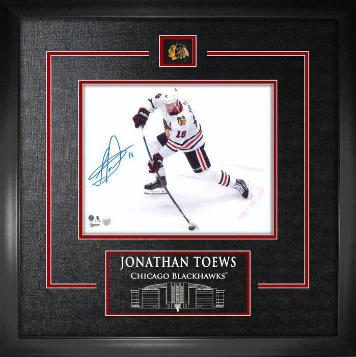 Jonathan Toews Chicago Blackhawks Signed Framed 8x10 Shooting Photo