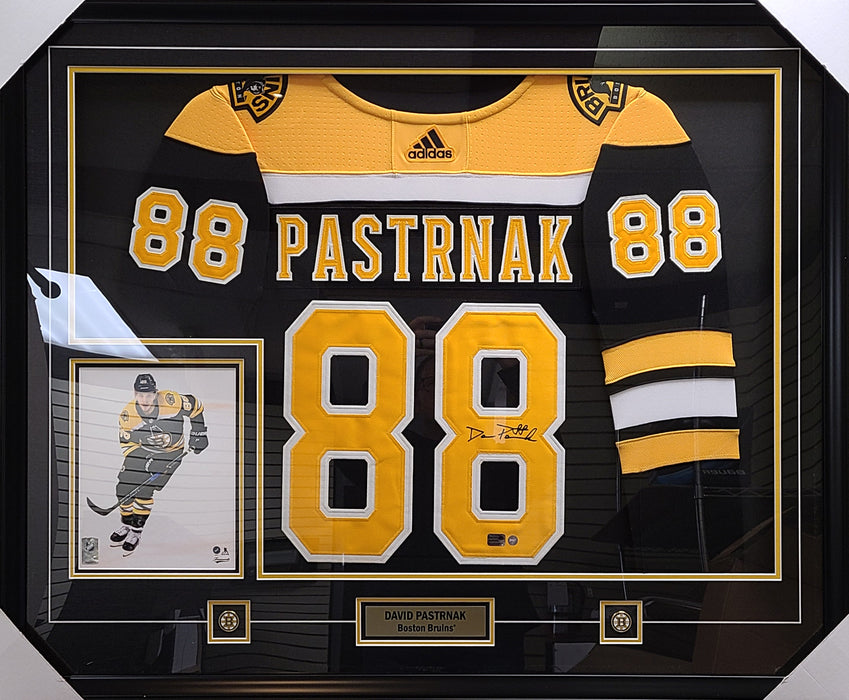 David Pastrnak Signed Framed Boston Bruins Black Adidas Authentic Jersey